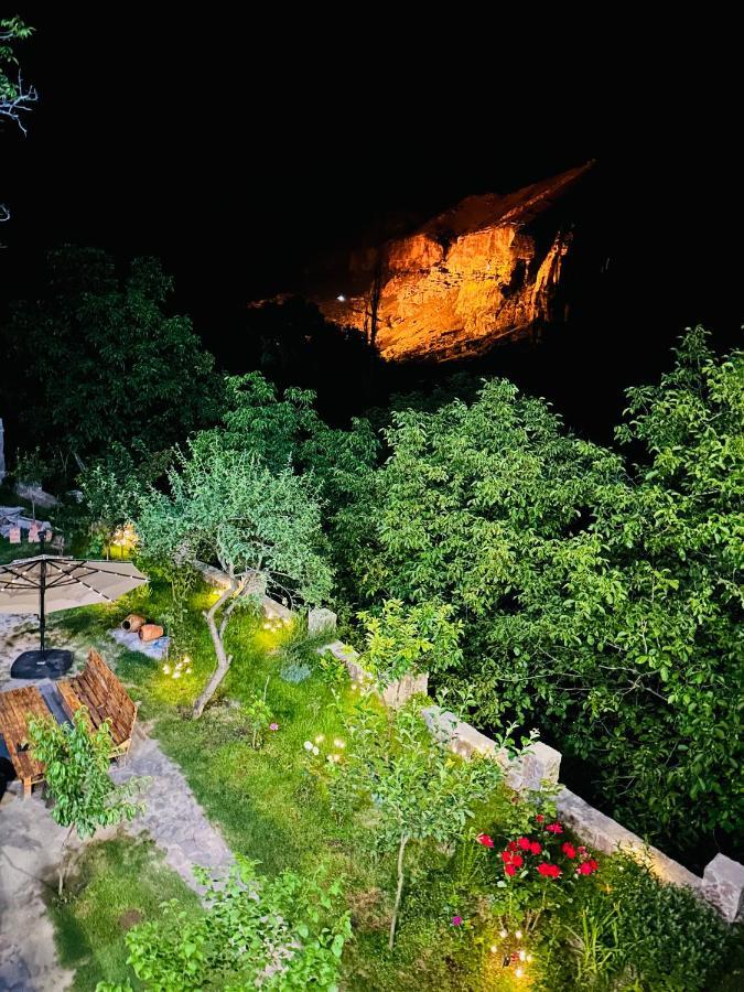 Hotel Vardzia Terrace Kültér fotó