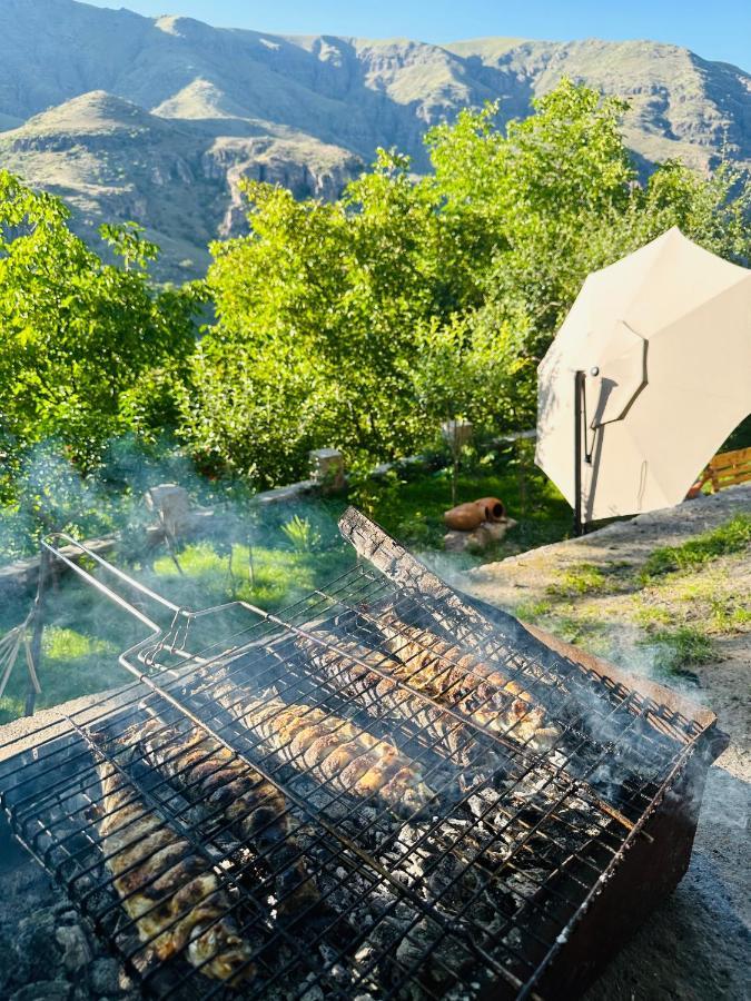 Hotel Vardzia Terrace Kültér fotó